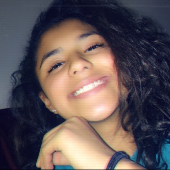 Meet your Posher, Izabella - Picture 1 of 1